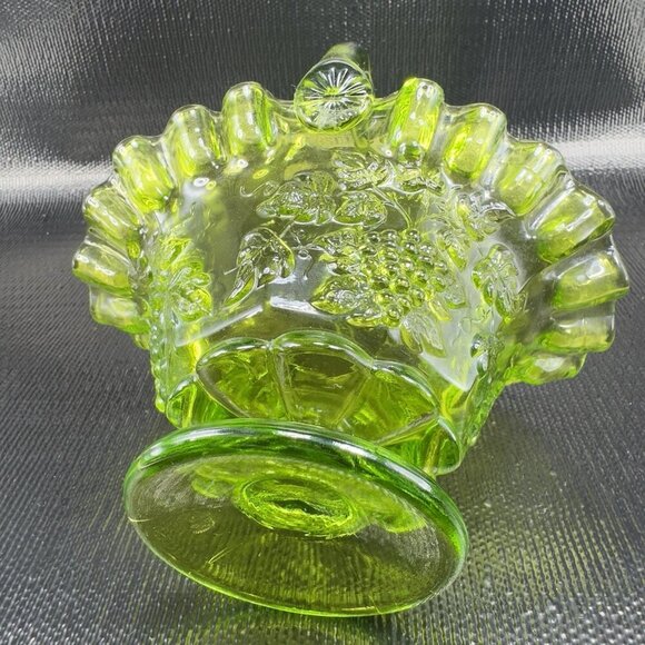 VTG Westmoreland Glass Basket Dish Bowl Paneled Grape Pattern Green Glass Marked - Picture 14 of 15